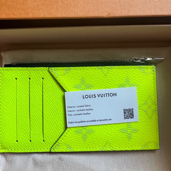 Louis Vuitton Coin Card Holder Wallet
Neon Yellow - Picture 7 of 16